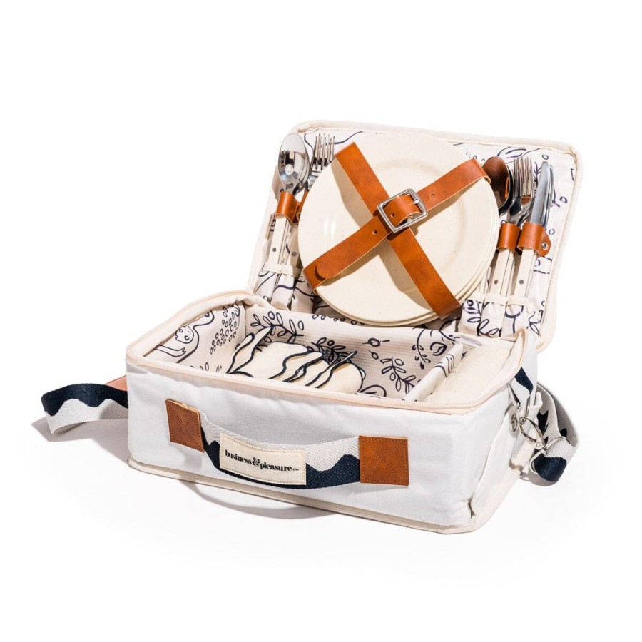 Business & Pleasure Co The Picnic Set - Rivie White Best